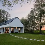 Nad Jeziorem Villa Szydlowo